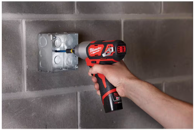 Milwaukee M12 12V Lithium-Ion Cordless Drill Driver/Impact Driver Combo Kit with Two 1.5Ah Batteries, Charger and Bag (2-Tool)