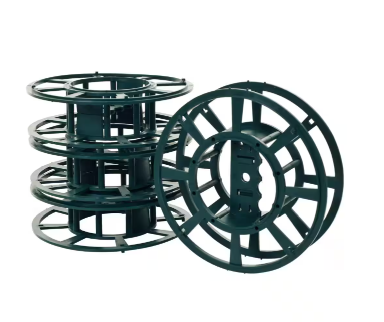 Pure Garden Four 100 ft. Extension Cord Reels for Storing Christmas Lights, Rope, and Cables with Carry Bag