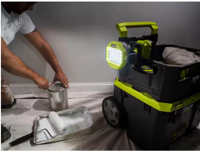 RYOBI ONE+ 18V Cordless LED Clamp Light (Tool Only)