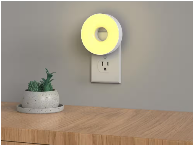 RGBW Color Changing Plug-In LED White Night Light with Remote Control