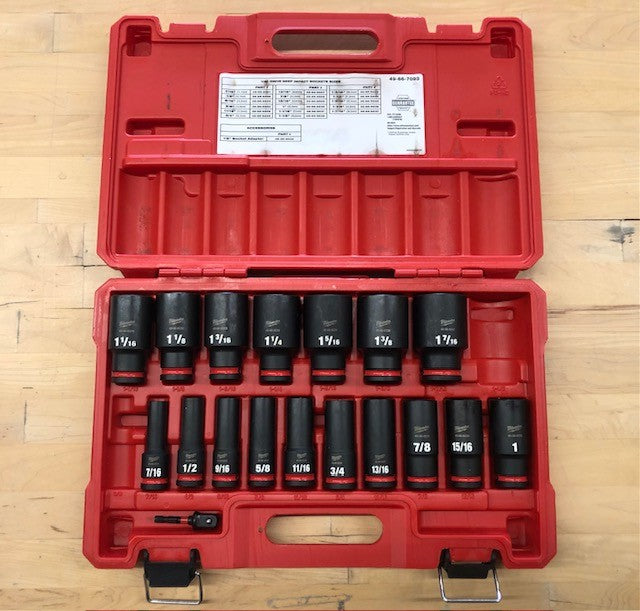 Milwaukee SHOCKWAVE 1/2 in. Drive SAE Deep Well 6 Point Impact Socket Set (18-Piece)