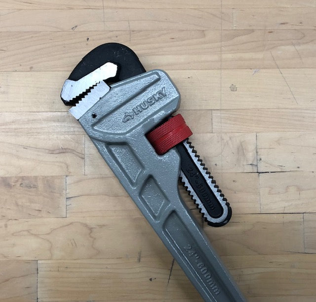 Husky 24 in. Aluminum Pipe Wrench with 2-1/2 in. Jaw Capacity