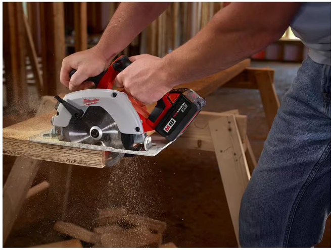 Milwaukee M18 18V Lithium-Ion Cordless 6-1/2 in. Circular Saw with Blade (Tool-Only)