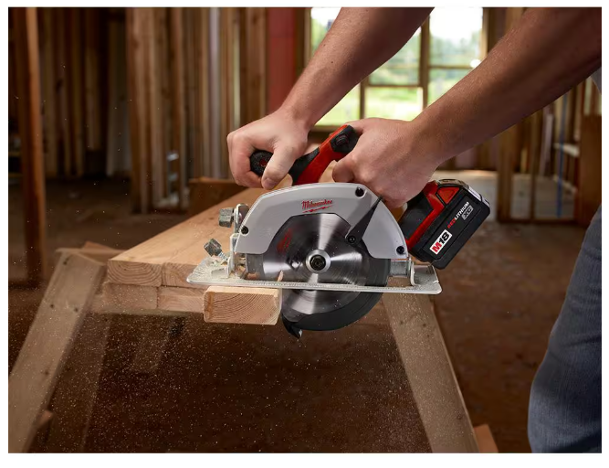 Milwaukee M18 18V Lithium-Ion Cordless 6-1/2 in. Circular Saw with Blade (Tool-Only)