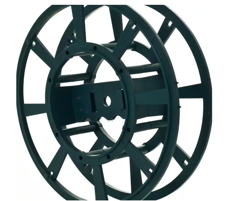 Pure Garden Four 100 ft. Extension Cord Reels for Storing Christmas Lights, Rope, and Cables with Carry Bag