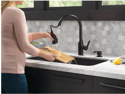 Delta Marca Single-Handle Pull-Down Sprayer Kitchen Faucet with ShieldSpray Technology in Matte Black