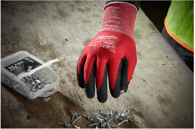 Milwaukee Large Red Nitrile Level 1 Cut Resistant Dipped Work Gloves (4-Pack)