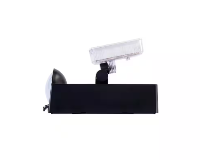 Defiant 180° Black Motion Sensor Battery Powered Outdoor 1-Head Dusk to Dawn LED Security Flood Light 500 Lumens