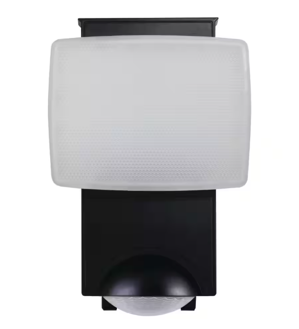 Defiant 180° Black Motion Sensor Battery Powered Outdoor 1-Head Dusk to Dawn LED Security Flood Light 500 Lumens