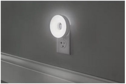 RGBW Color Changing Plug-In LED White Night Light with Remote Control