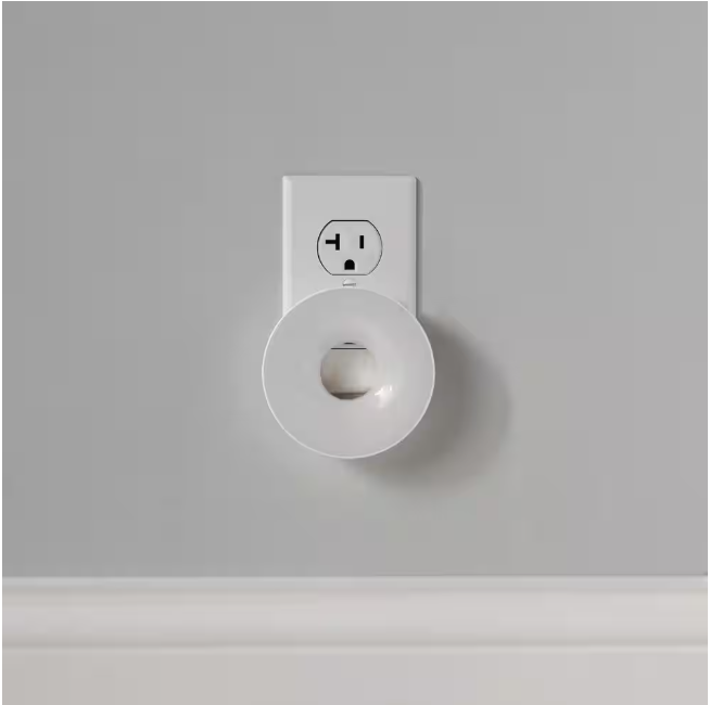 RGBW Color Changing Plug-In LED White Night Light with Remote Control
