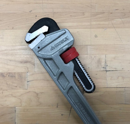 Husky 24 in. Aluminum Pipe Wrench with 2-1/2 in. Jaw Capacity
