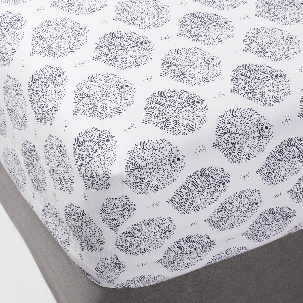 Full 300 Thread Count Ultra Soft Printed Fitted Sheet Paisley - Threshold™